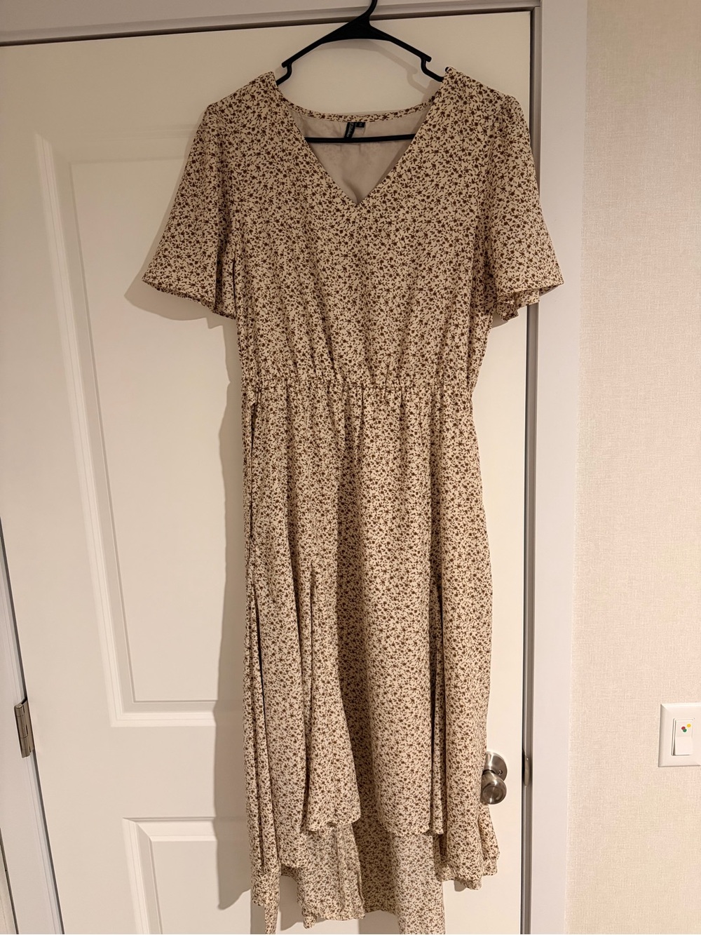 Floral V-Neck Cream Midi Dress